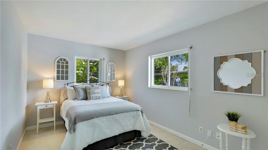 325 42nd Avenue N, Saint Petersburg, FL 33703 Photo