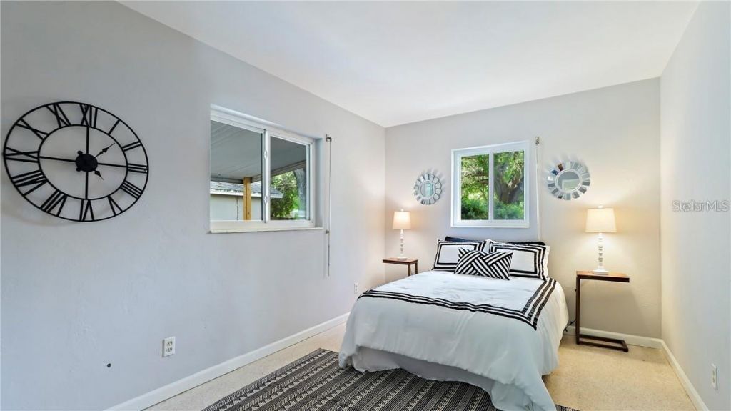 325 42nd Avenue N, Saint Petersburg, FL 33703 Photo