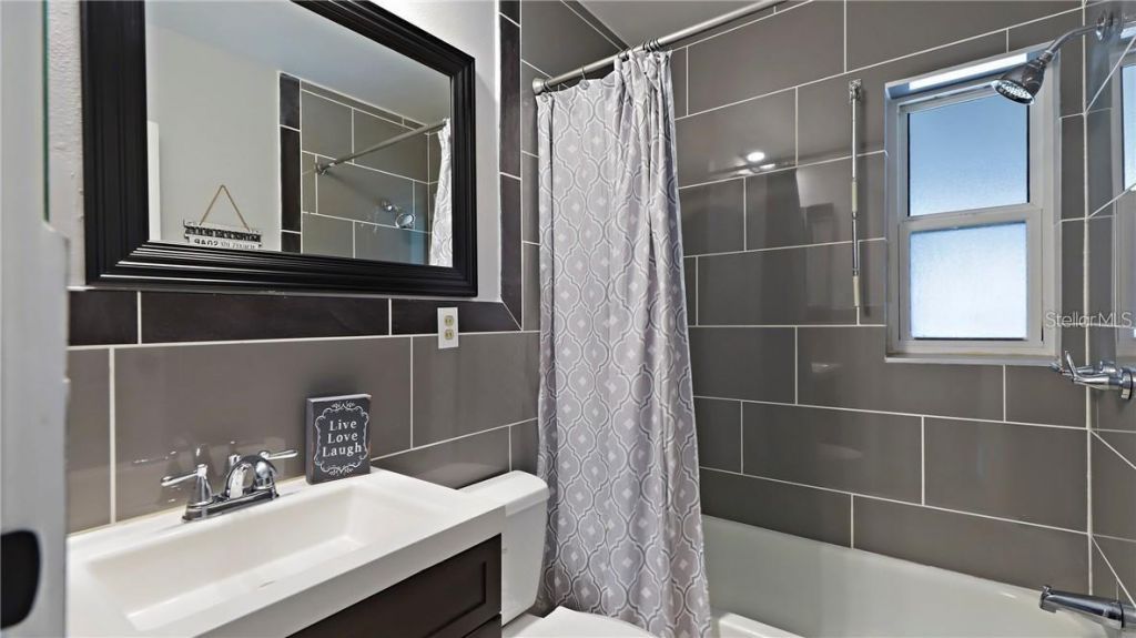 325 42nd Avenue N, Saint Petersburg, FL 33703 Photo