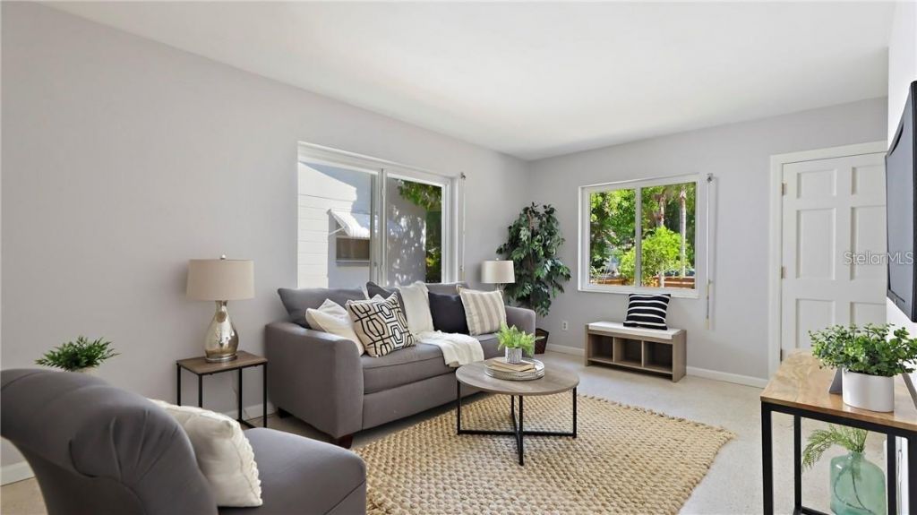 325 42nd Avenue N, Saint Petersburg, FL 33703 Photo