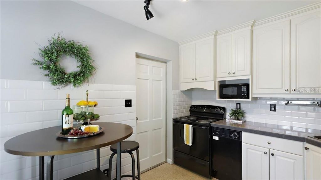 325 42nd Avenue N, Saint Petersburg, FL 33703 Photo