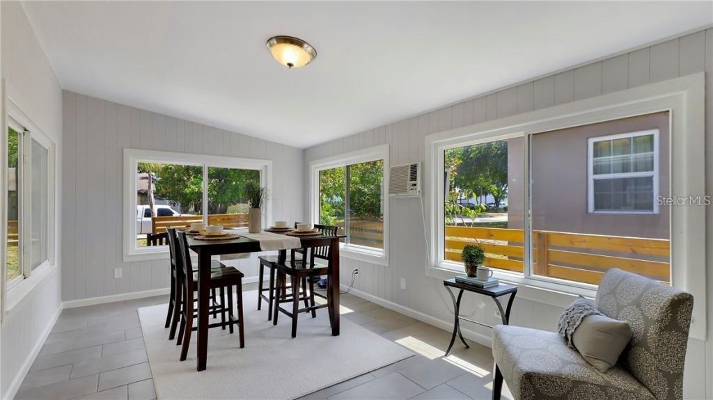 325 42nd Avenue N, Saint Petersburg, FL 33703 Photo