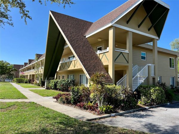 2000 WORLD PARKWAY BOULEVARD , Unit 6, CLEARWATER, FL 33763