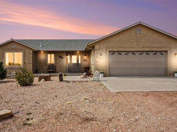 459 Bowie Road , Penrose, CO 81240