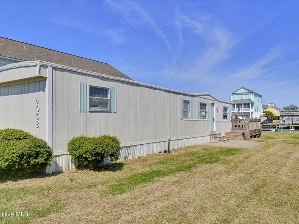 4058 4th Street , Surf City, NC 28445