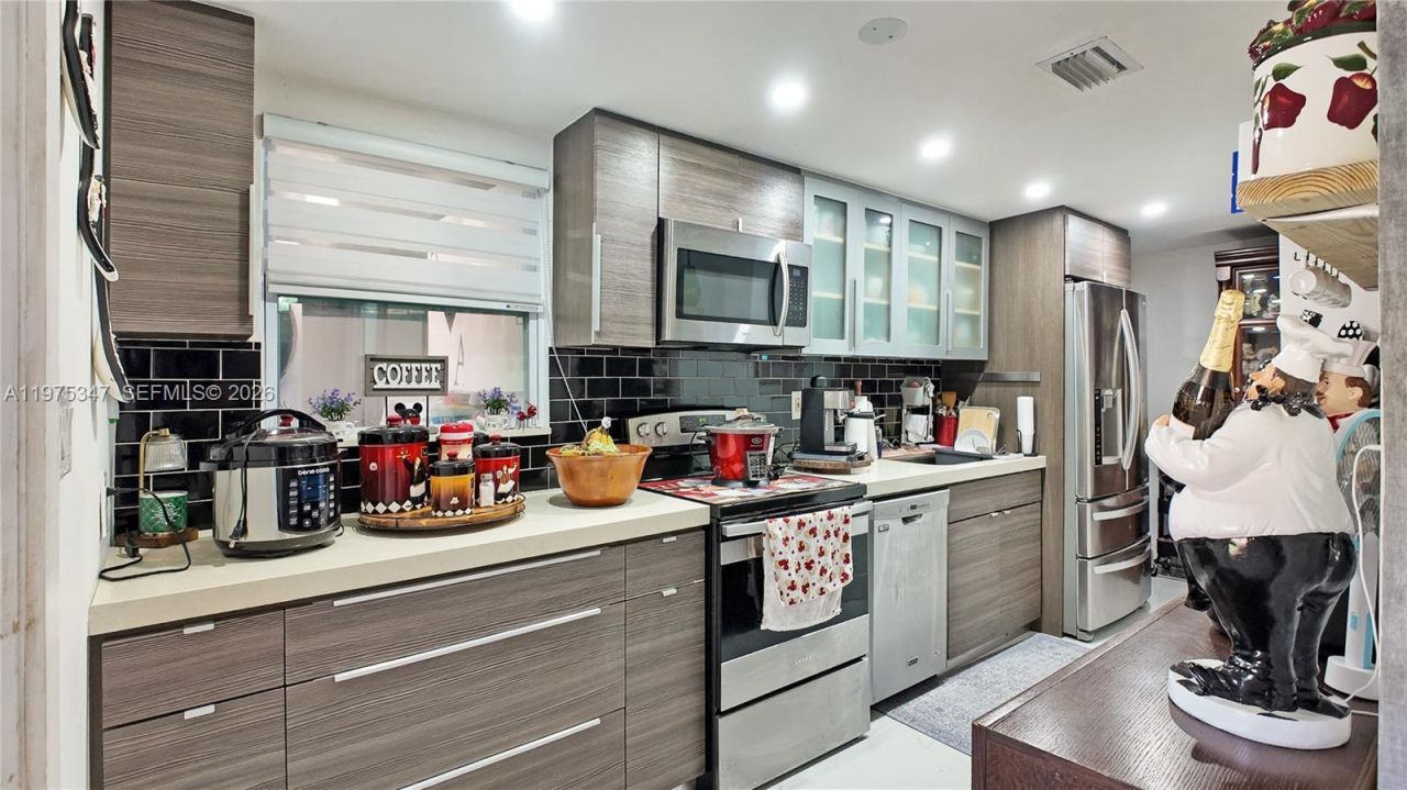 1461 E 7th Ct , Hialeah, FL 33010 Photo