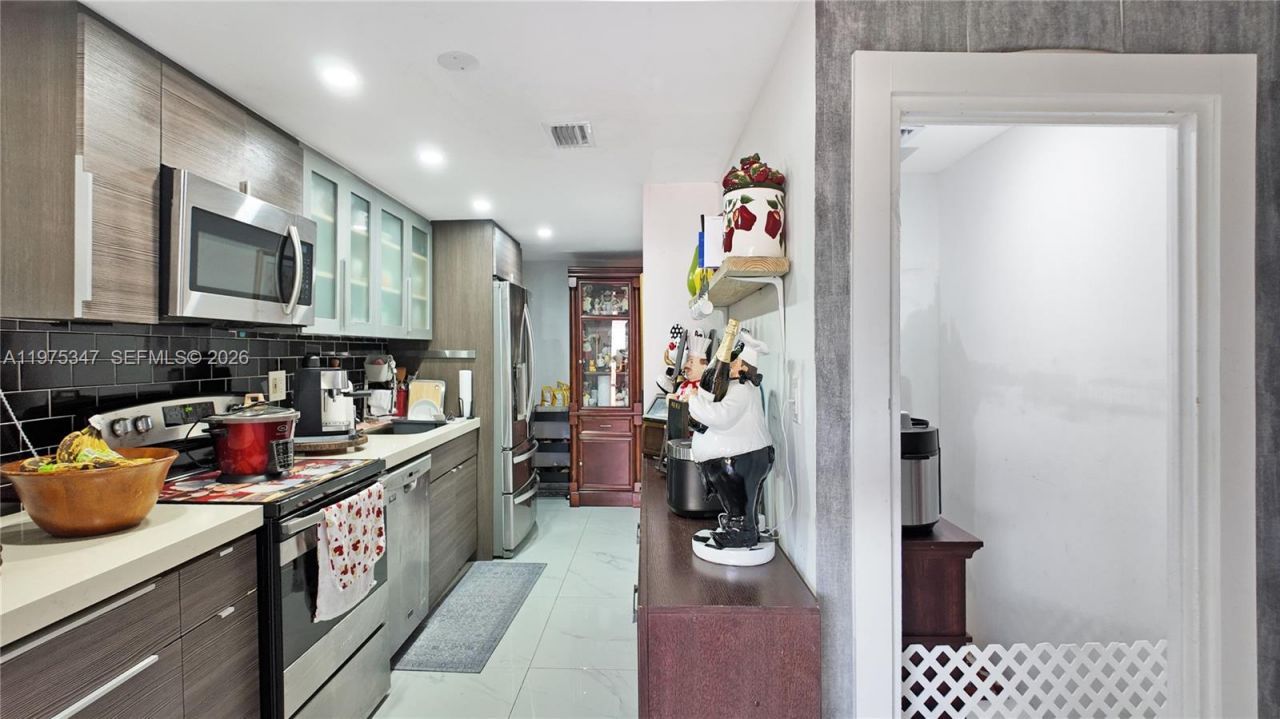 1461 E 7th Ct , Hialeah, FL 33010 Photo