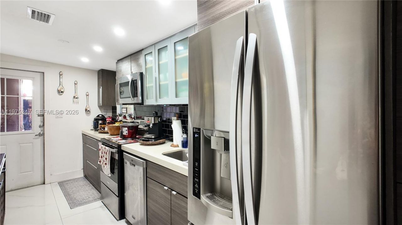 1461 E 7th Ct , Hialeah, FL 33010 Photo