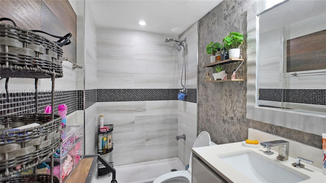 1461 E 7th Ct , Hialeah, FL 33010 Photo