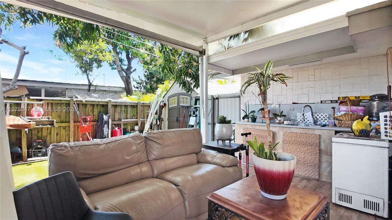 1461 E 7th Ct , Hialeah, FL 33010 Photo