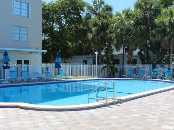 1455 N Treasure Dr , Unit 4L, North Bay Village, FL 33141