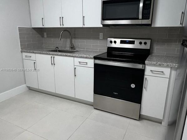 2970 SW 38th Ct, Unit 006, Miami, FL 33134