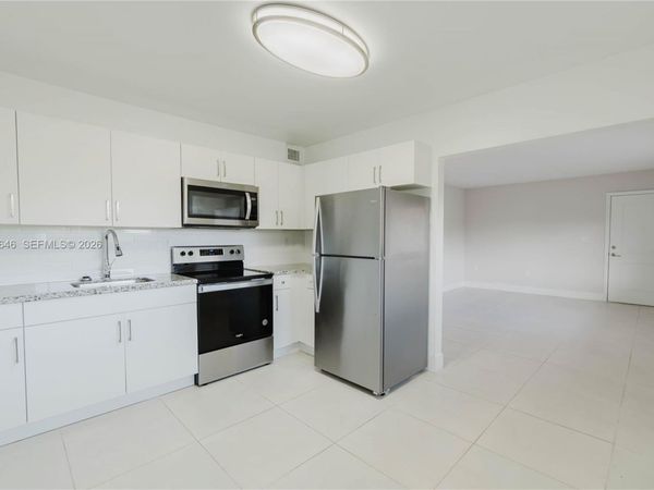 2970 SW 38th Ct, Unit 006, Miami, FL 33134
