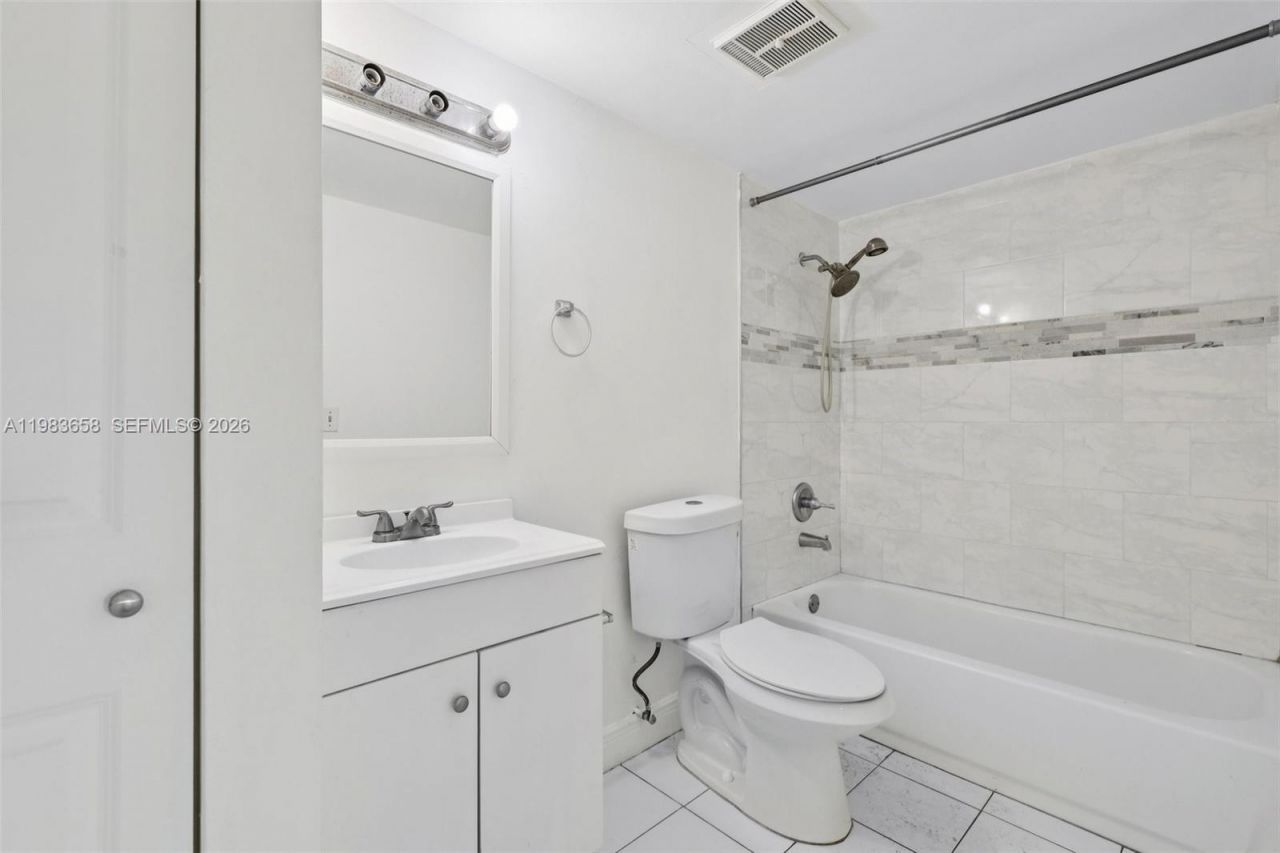 7407 SW 152nd Ave, Unit 4-103, Miami, FL 33193 Photo