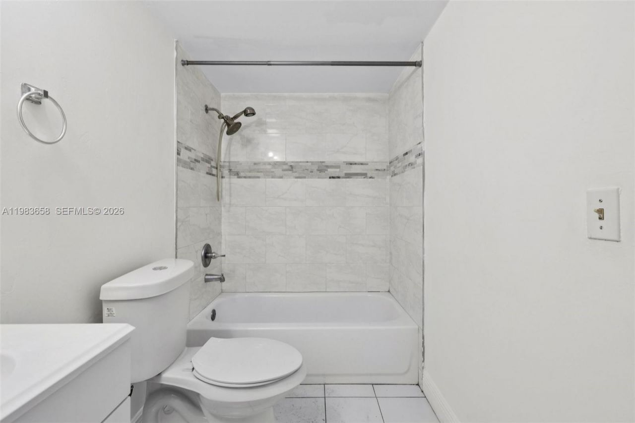 7407 SW 152nd Ave, Unit 4-103, Miami, FL 33193 Photo