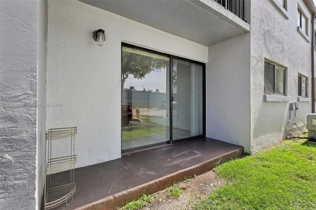 7407 SW 152nd Ave, Unit 4-103, Miami, FL 33193 Photo