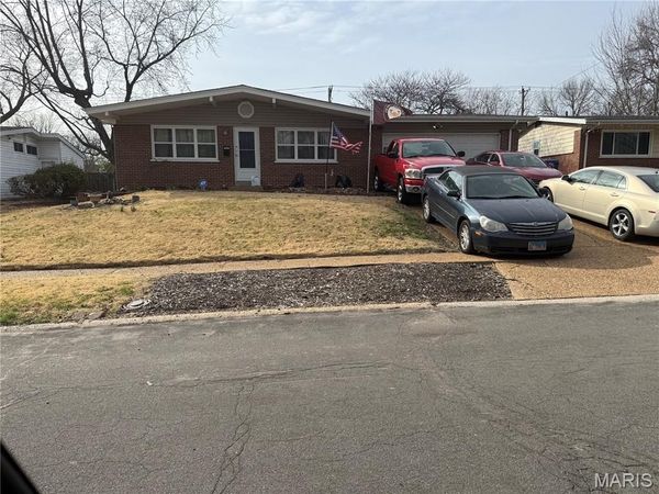 1345 Hialeah Place, Florissant, MO 63033