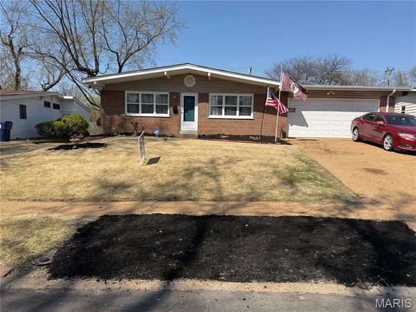 1345 Hialeah Place, Florissant, MO 63033