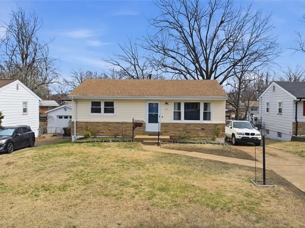 3917 Crosby Drive, St Louis, MO 63123