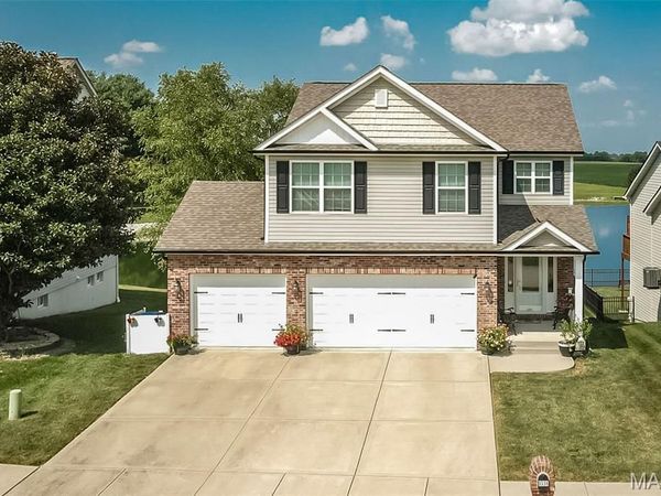 1338 Orchard Lakes Circle, Belleville, IL 62220