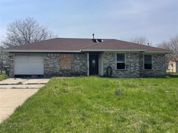 403 S 1st Street, Sanger, TX 76266