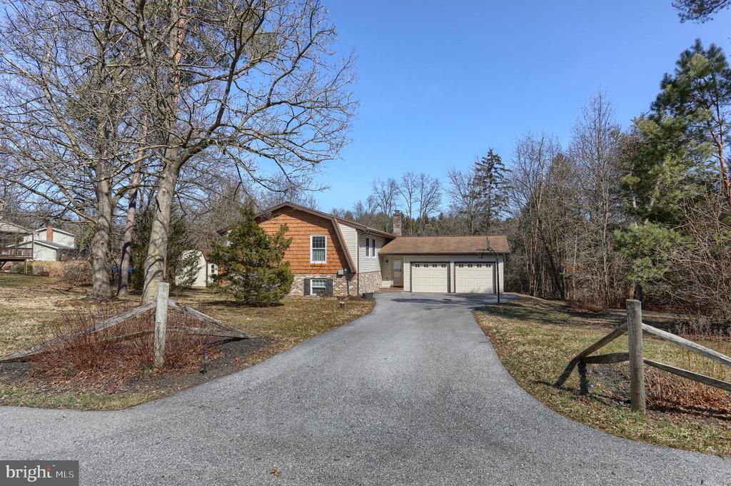 224 Tannenbaum Way , Palmyra, PA 17078 Main Photo