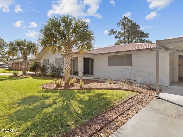 302 East Santa Clara Street, New Iberia, LA 70563