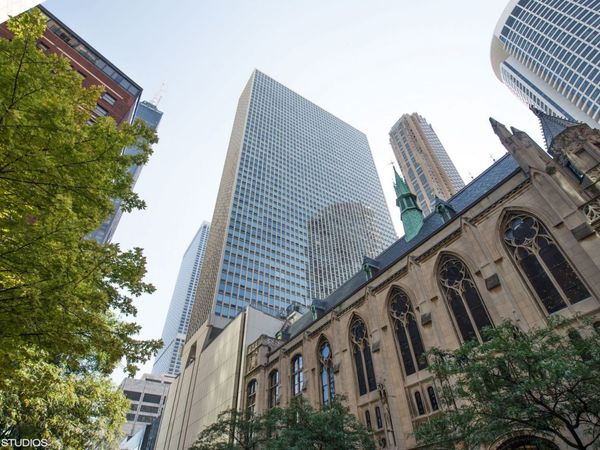 111 E Chestnut Street , Unit 19B, Chicago, IL 60611