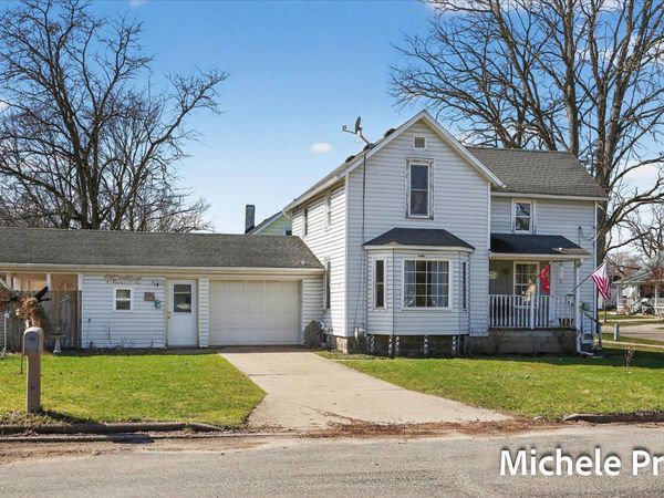 902 S Hayes Street, Hastings, MI 49058