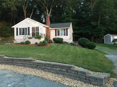 26 Leslie Ln, Millbury, MA 01527