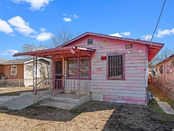 920 S San Joaquin, San Antonio, TX 78237