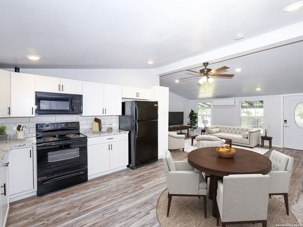 600 Dawnridge Drive, Poteet, TX 78065