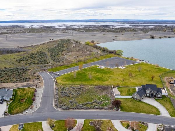 7741 Dune Lake Road SE, Moses Lake, WA 98837