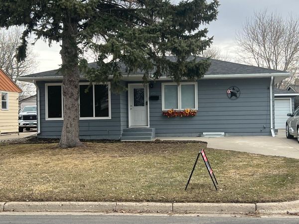 206 15th Street N, Moorhead, MN 56560