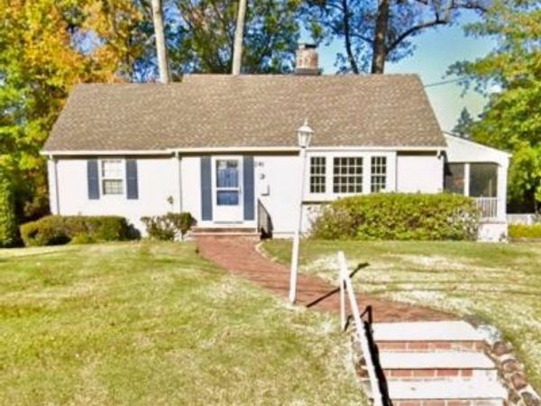 241 Evergreen Ct, Mountainside, NJ 07092