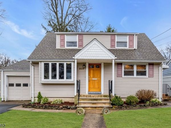 823 Pinewood Rd, Union, NJ 07083