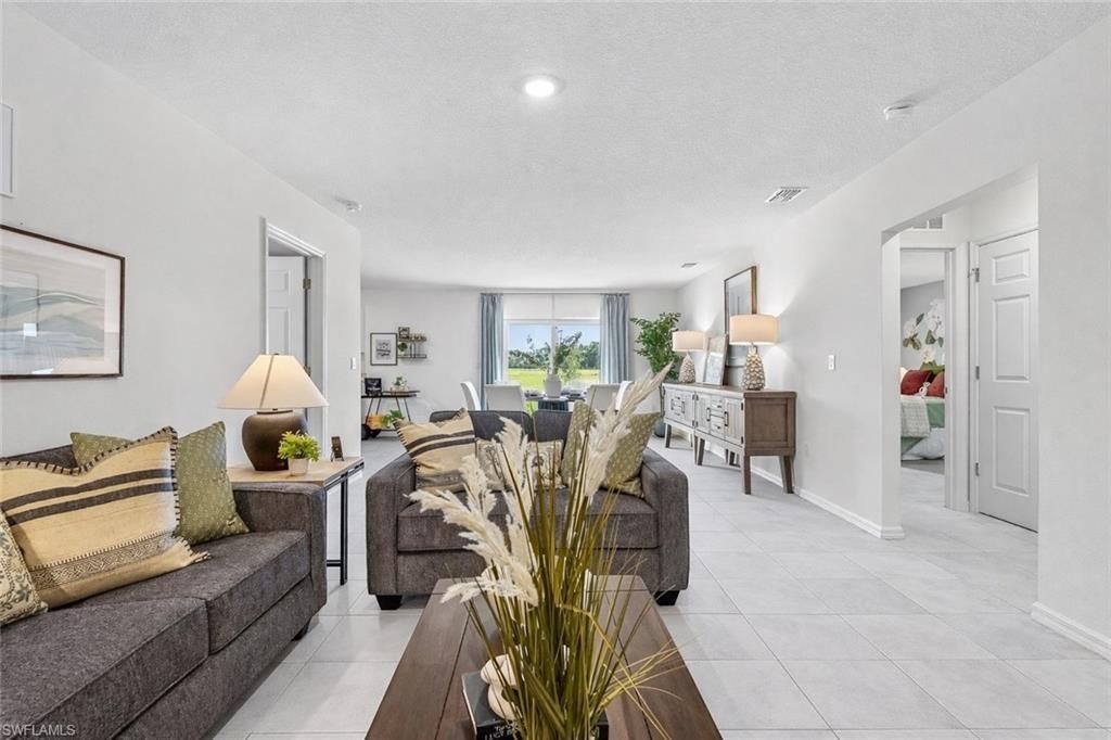 8018 Sandalwood Cir, Labelle, FL 33935 Photo