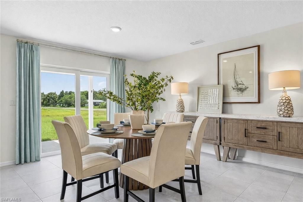 8018 Sandalwood Cir, Labelle, FL 33935 Photo