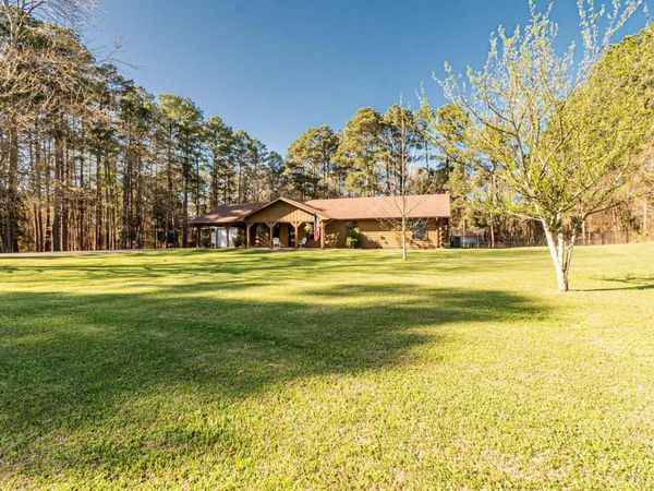 122 Parks Dr, El Dorado, AR 71730