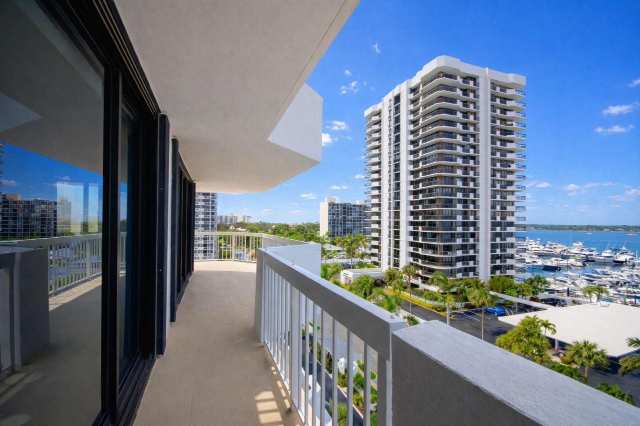 115 Lakeshore Drive, Unit 749, North Palm Beach, FL 33408 Photo