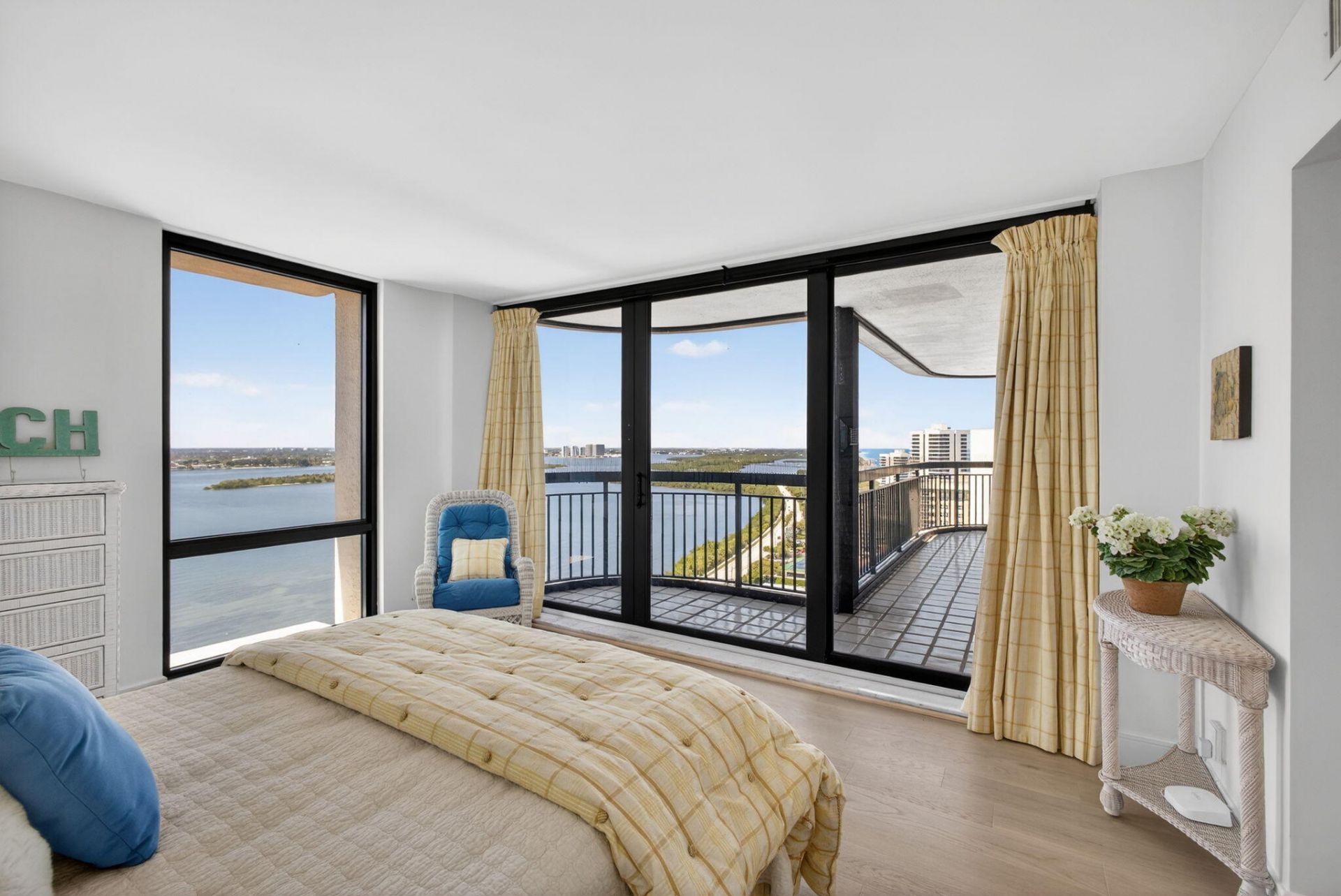 5380 N Ocean Drive, Unit 24j, Singer Island, FL 33404 Photo