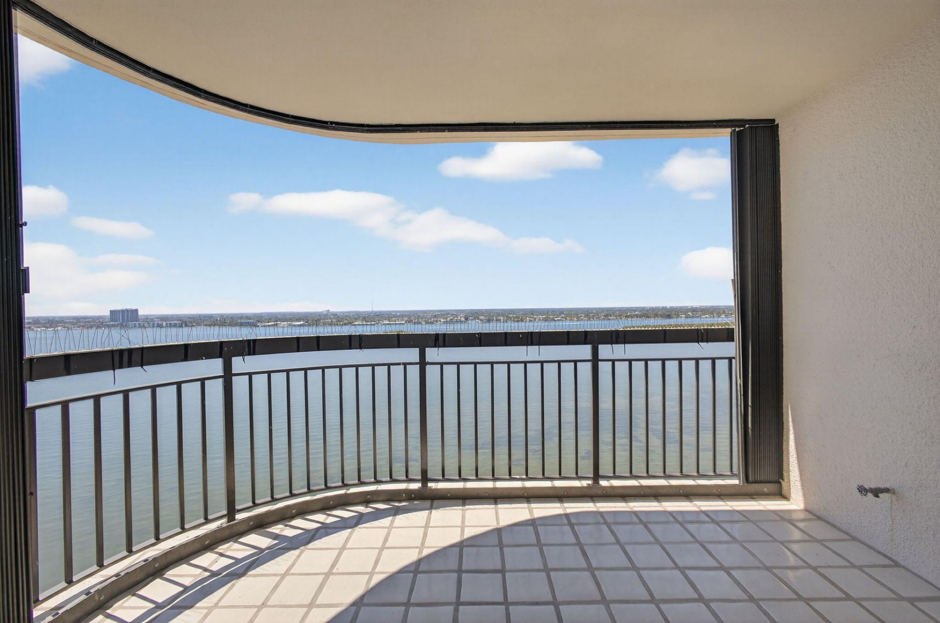 5380 N Ocean Drive, Unit 24j, Singer Island, FL 33404 Photo