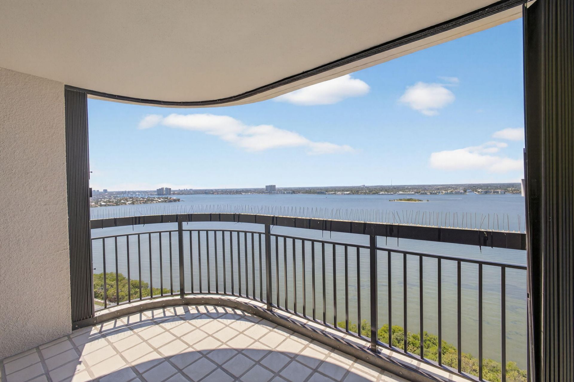 5380 N Ocean Drive, Unit 24j, Singer Island, FL 33404 Photo