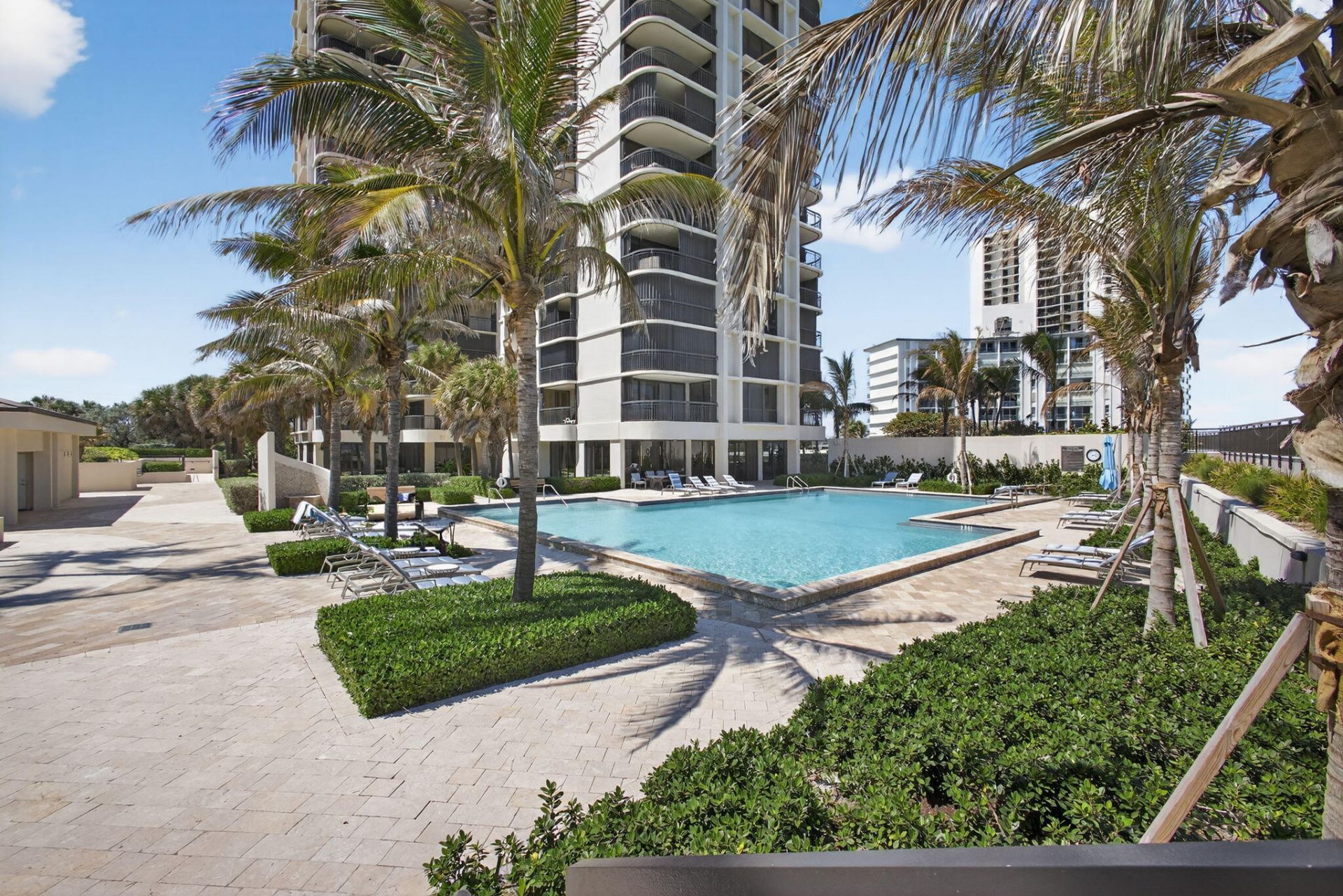 5380 N Ocean Drive, Unit 24j, Singer Island, FL 33404 Photo