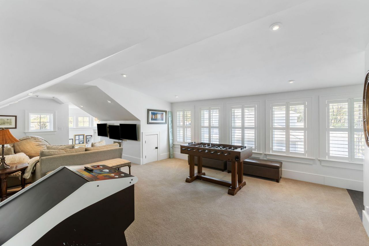 352 Bridgetown Pass Photo 25