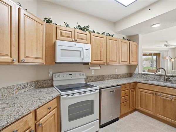 6560 Huntington Lakes CIR, Unit 104, NAPLES, FL 34119