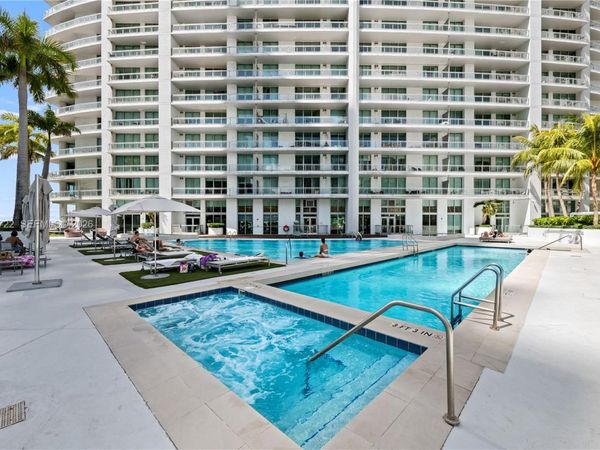 90 SW 3rd St , Unit 3305, Miami, FL 33130