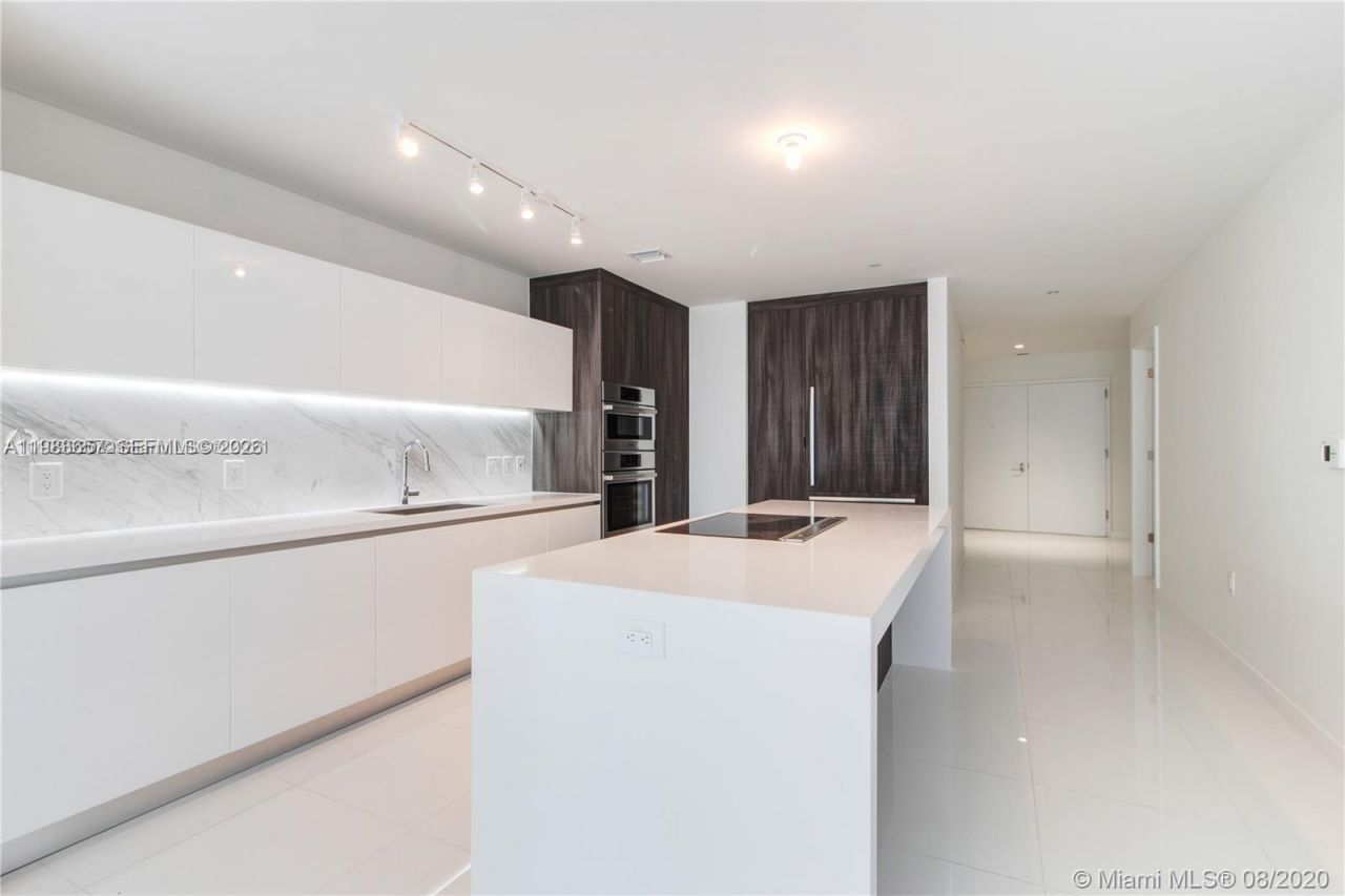 851 NE 1st Ave, Unit 3601, Miami, FL 33132 Photo