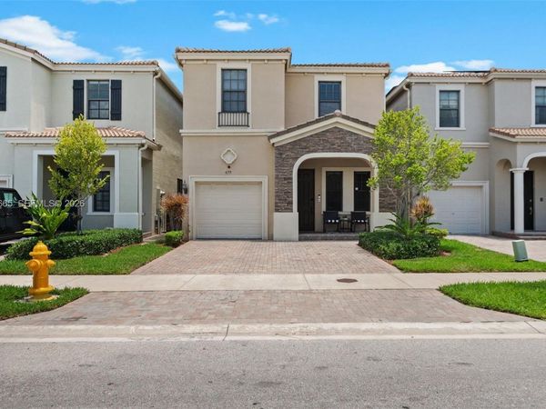 659 NE 191st St , Miami, FL 33179