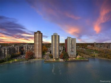 8200 E Jefferson Avenue , Detroit, MI 48214